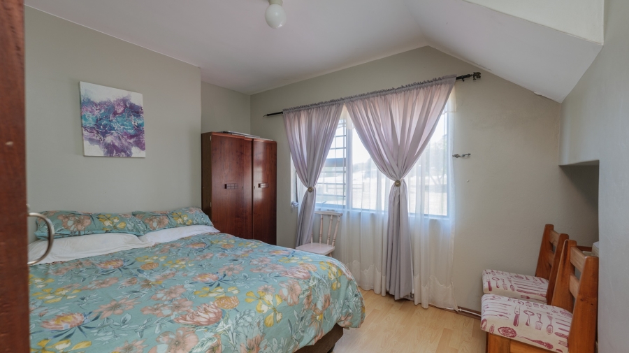 5 Bedroom Property for Sale in Struisbaai Western Cape